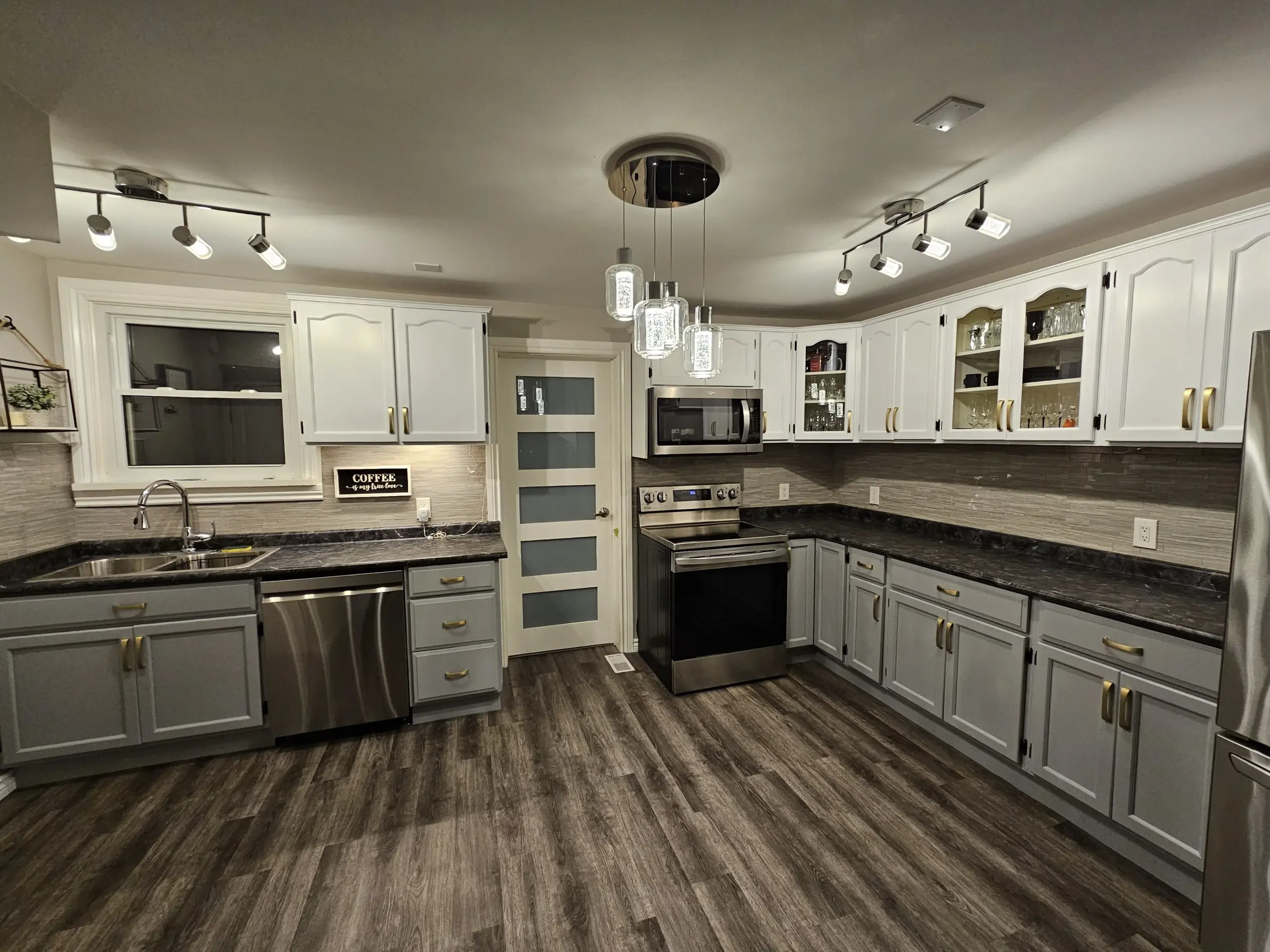 Kitchen Refinishing Inspiration Image 5 | MK Enhancement | Hamilton